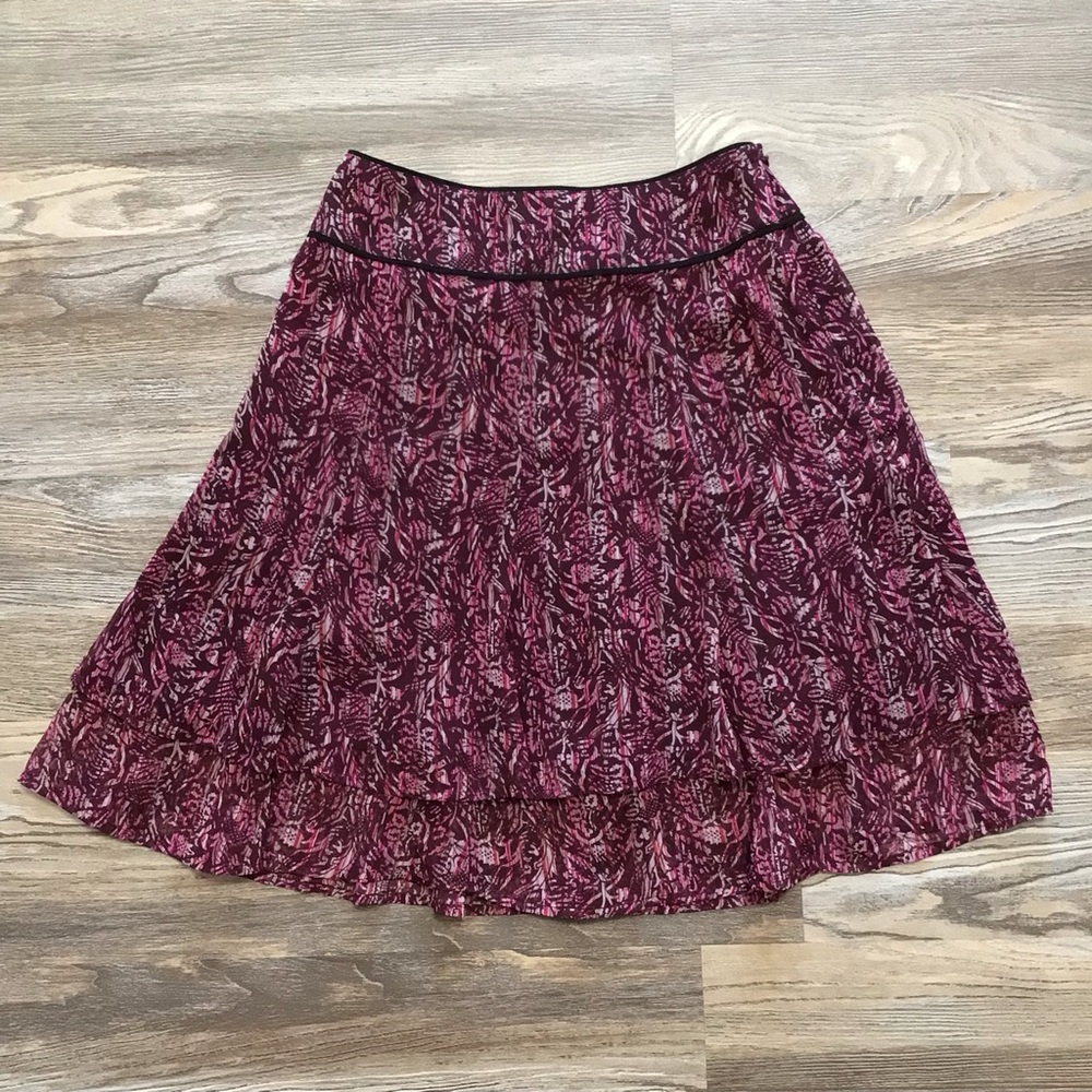 WHBM Printed Soft Skirt Cabernet with Black 00 NWT